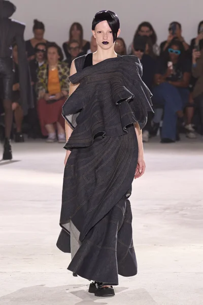 Look 30